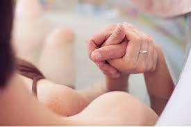 Márciusban is csoportos, apás szülésfelkészítő!